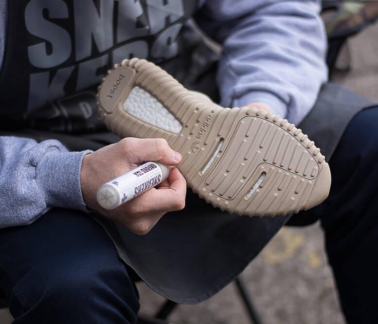 Boost & Yeezy Repaint Pack - SNEAKERS ER - Lion Feet - Sneaker Restoration